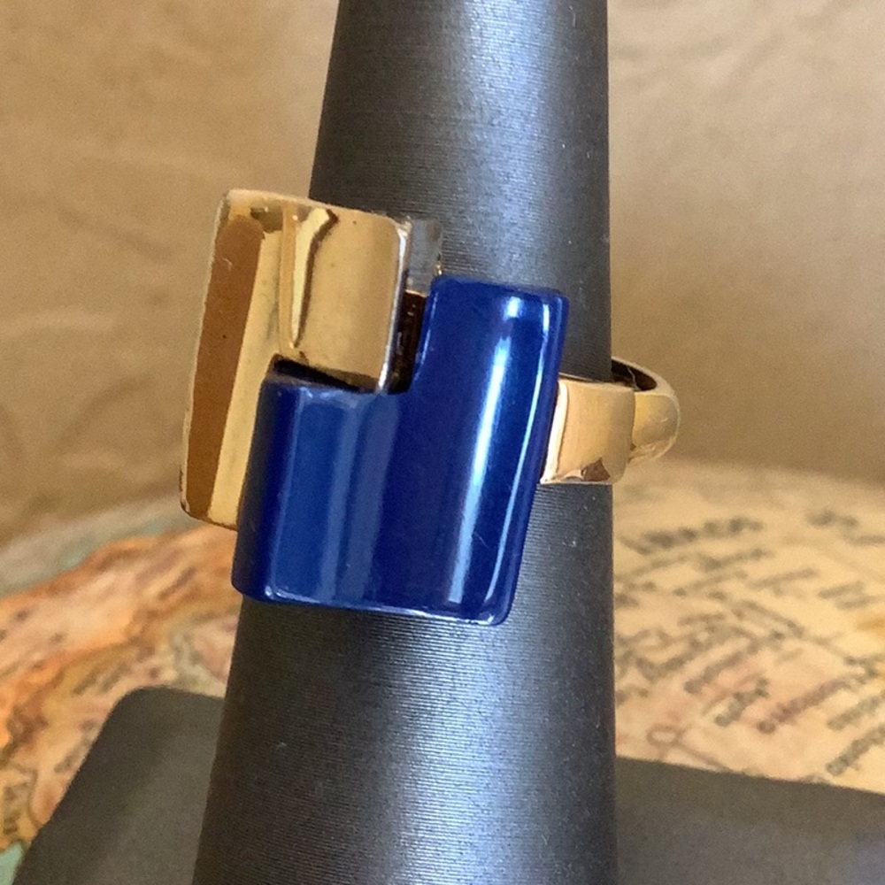 *NOT FOR SALE* Rare TRIFARI 1970s LUCITE RING, Royal Blue & GoldTone, Adjustable